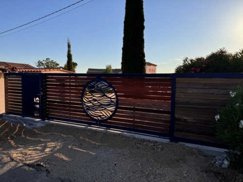 Portail face face avec 2 moteurs BFT Deimos 600Kg posé par ASF sur St Cyr Sur mer